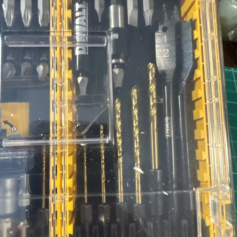 DeWalt 35pc Screwdriver & Drill Bit Set w/ToughCase Tough‎ Grip Factory Sealed